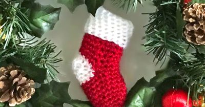Stocking ornament - a free crochet pattern on Stitches n Scraps