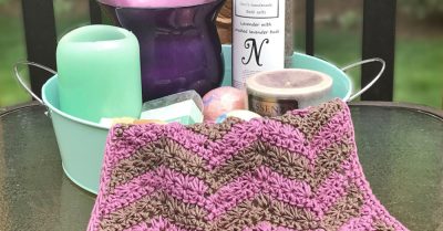 Chevron Star Stitch Spa Washcloth - a free crochet pattern on Stitches n Scraps