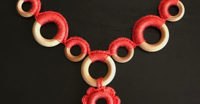 Fearless - a free crochet necklace pattern on Stitches n Scraps