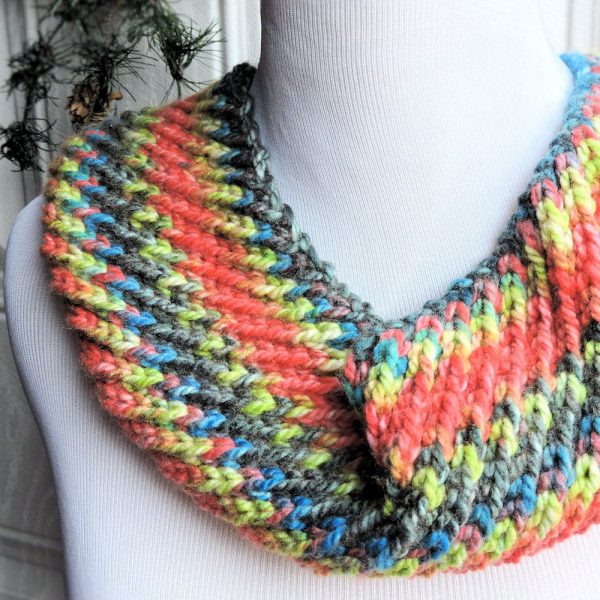 Diagonal Hopscotch Cowl from Crochet Kim
