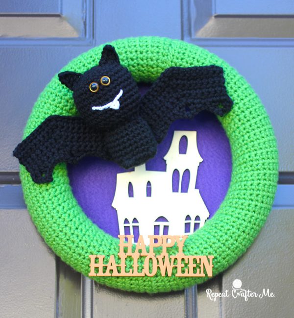 Bat Wreath from Repeat Crafter Me