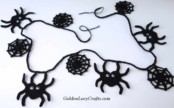 Spider Garland from Golden Lucy Crafts