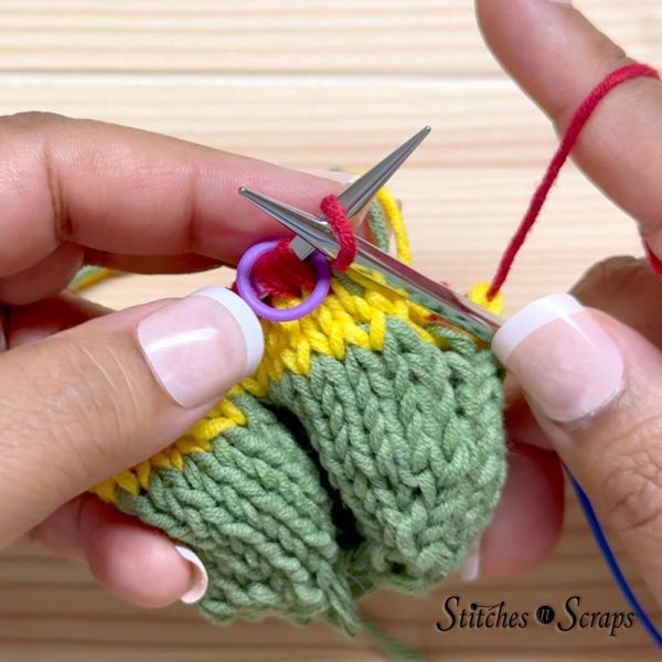 slipping the first stitch for jogless stripes